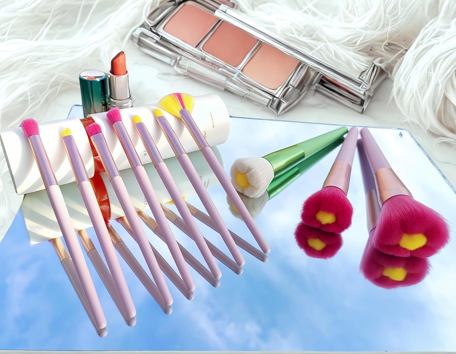 Beautiful Makeup Brush Set for Girls, 10pcs Real Fan Cute Daisy Flower Green Makeup Brush Brushes Set of Powder Blush Eye Shadow Brush for Teens Women