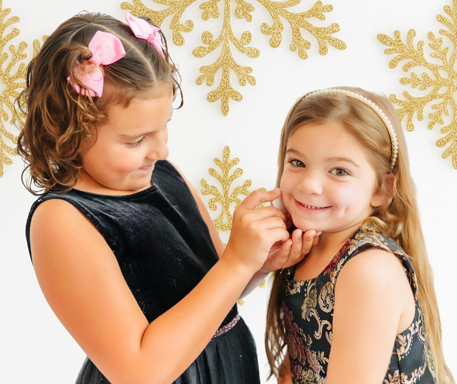 Klee Naturals Holiday Deluxe Mineral Makeup Kit. Gentle and Non-Toxic. Perfect for Kids and Tweens. Made in USA. (Holiday Giggles)